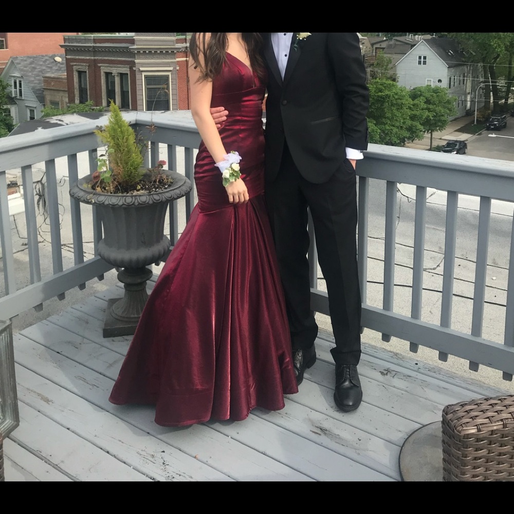 Sherri Hill stunning prom dress